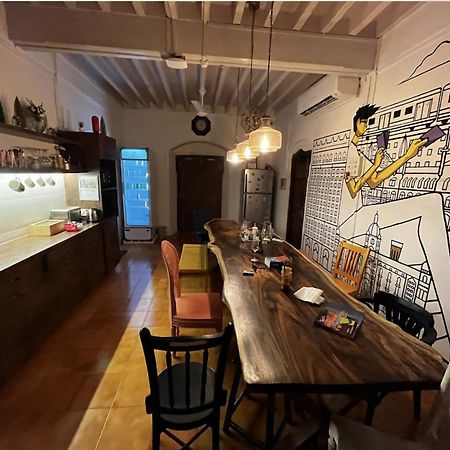 Gosolo Stays Bandra Hostel ムンバイ エクステリア 写真