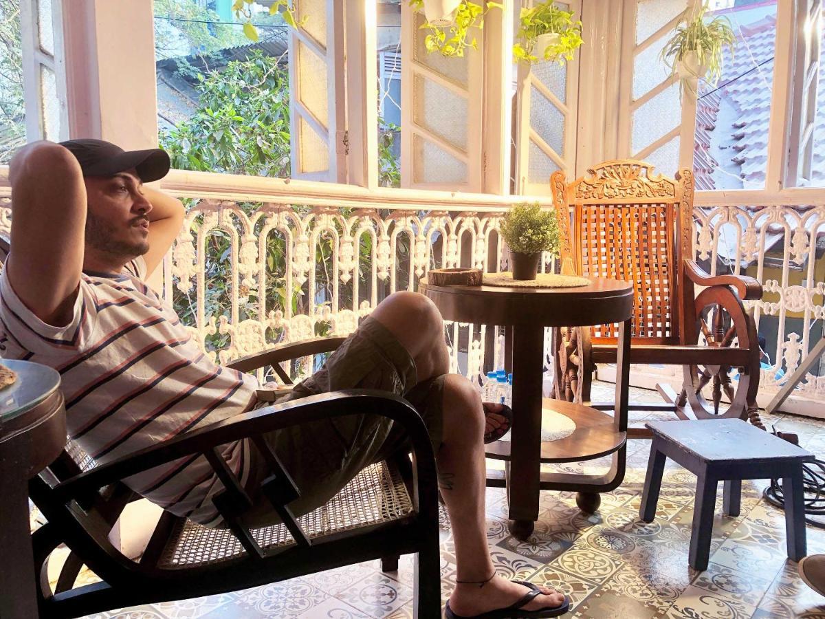 Gosolo Stays Bandra Hostel ムンバイ エクステリア 写真