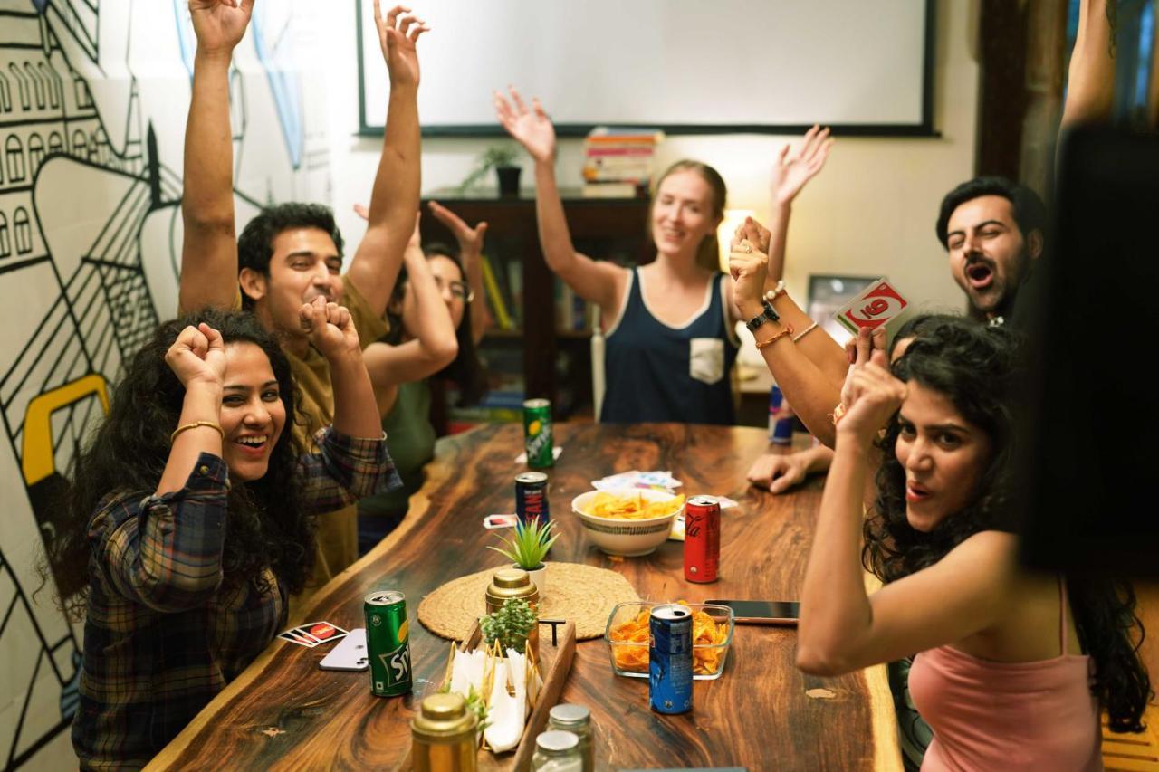 Gosolo Stays Bandra Hostel ムンバイ エクステリア 写真
