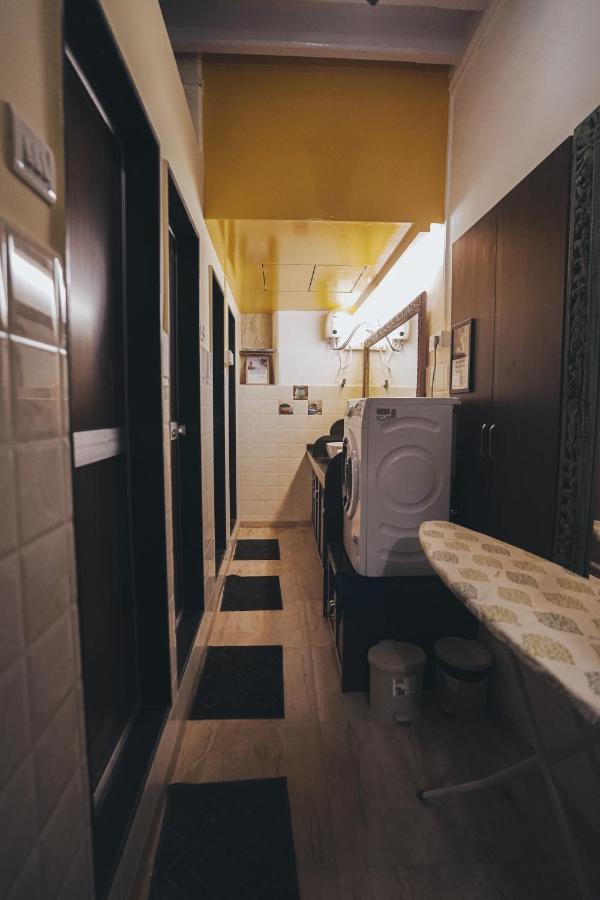 Gosolo Stays Bandra Hostel ムンバイ エクステリア 写真